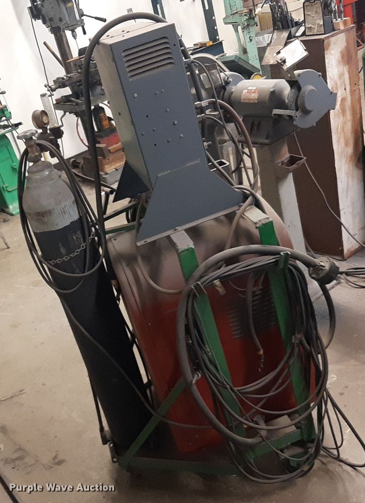 image for item LX9990 Lincoln Idealarc 250  welder