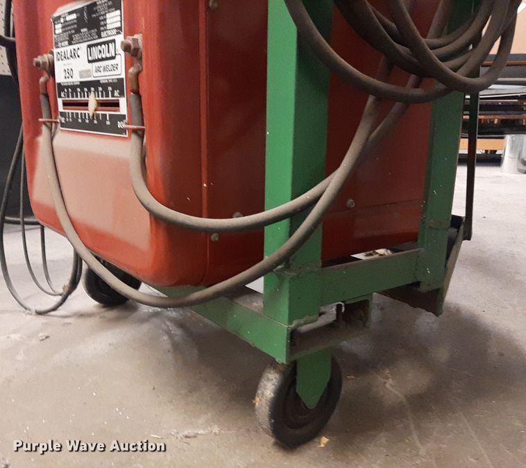image for item LX9990 Lincoln Idealarc 250  welder