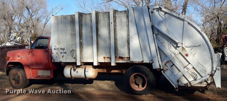 image for item LY9005 1980 GMC 7000  refuse truck