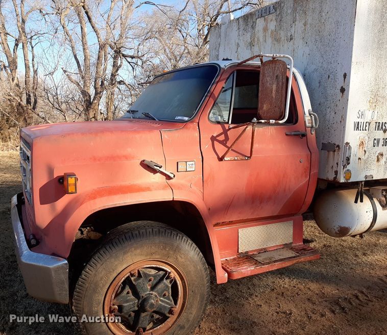 image for item LY9005 1980 GMC 7000  refuse truck