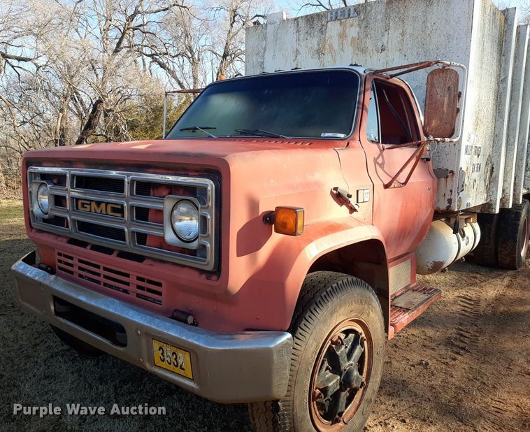 image for item LY9005 1980 GMC 7000  refuse truck