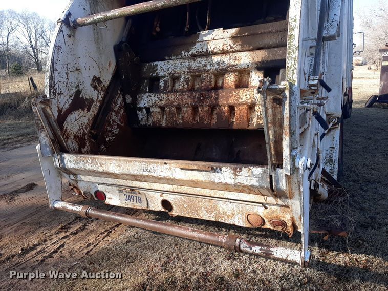 image for item LY9005 1980 GMC 7000  refuse truck