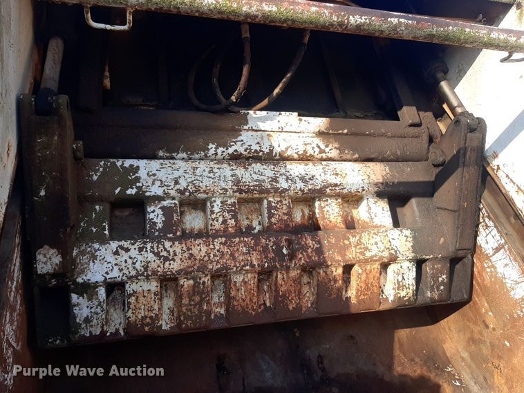 image for item LY9005 1980 GMC 7000  refuse truck