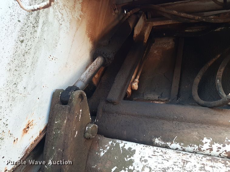 image for item LY9005 1980 GMC 7000  refuse truck