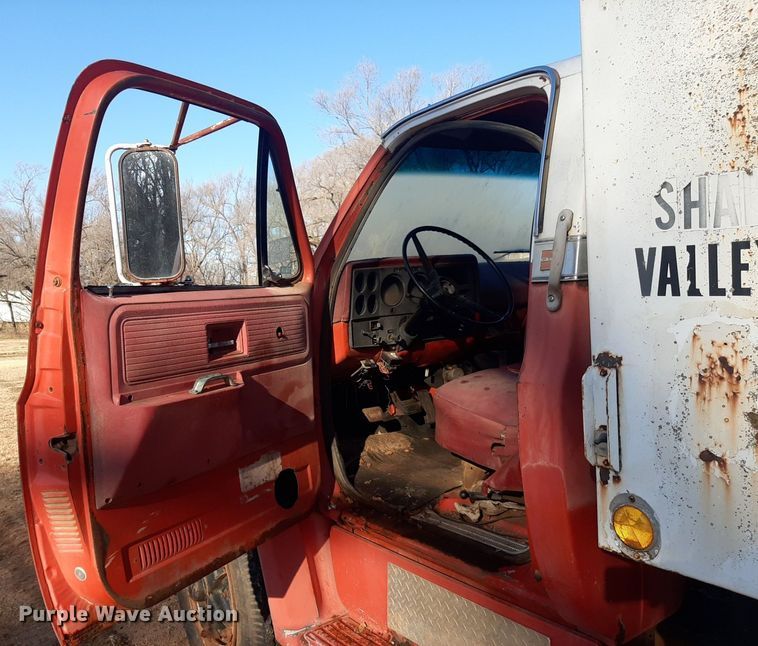 image for item LY9005 1980 GMC 7000  refuse truck