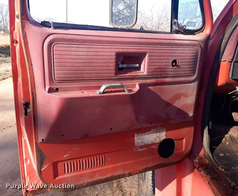 image for item LY9005 1980 GMC 7000  refuse truck