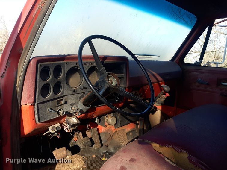 image for item LY9005 1980 GMC 7000  refuse truck