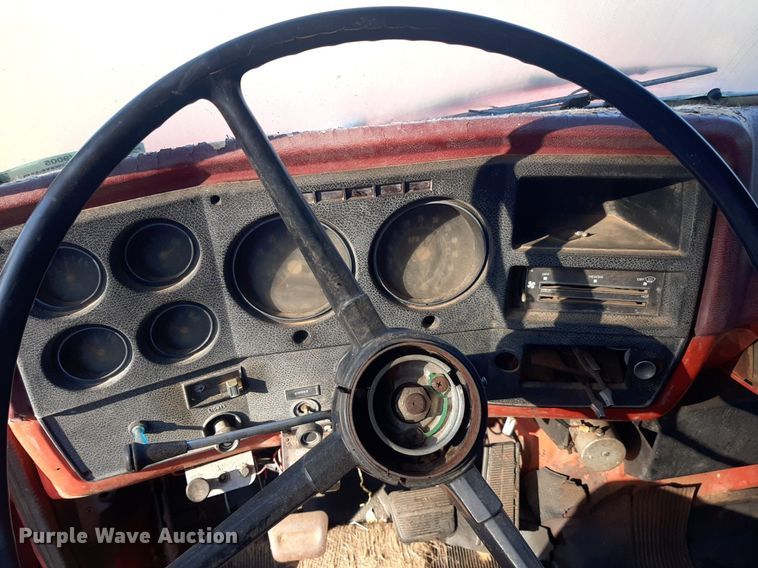 image for item LY9005 1980 GMC 7000  refuse truck