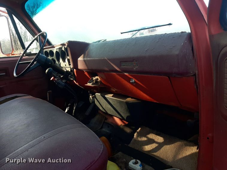 image for item LY9005 1980 GMC 7000  refuse truck