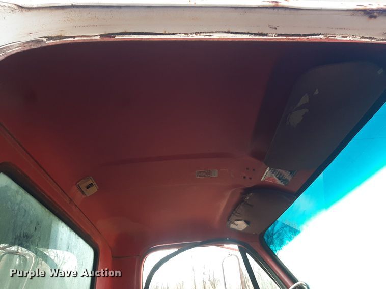 image for item LY9005 1980 GMC 7000  refuse truck