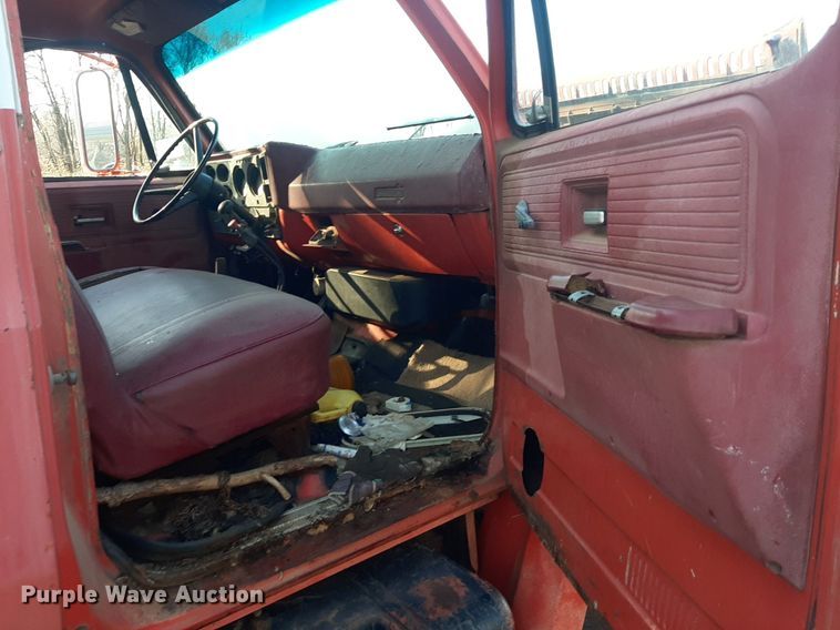 image for item LY9005 1980 GMC 7000  refuse truck