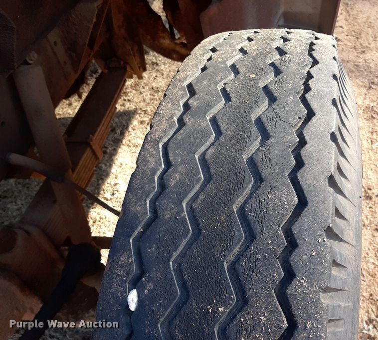 image for item LY9005 1980 GMC 7000  refuse truck