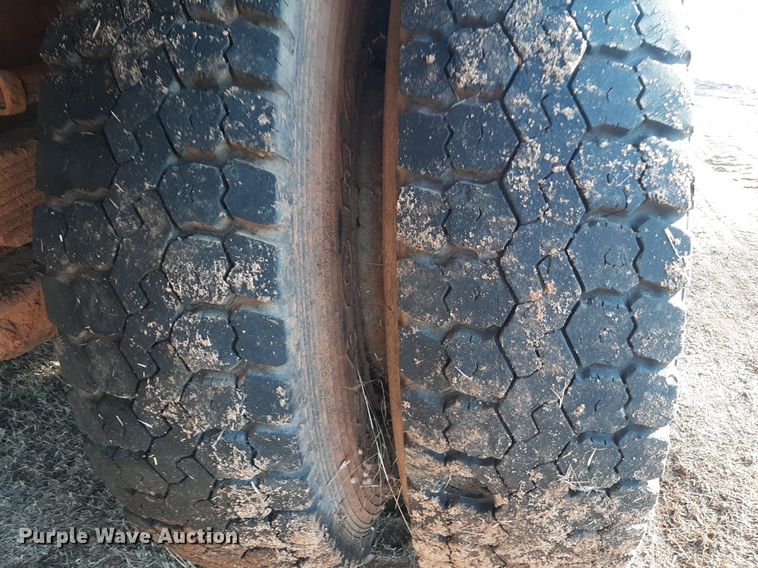 image for item LY9005 1980 GMC 7000  refuse truck