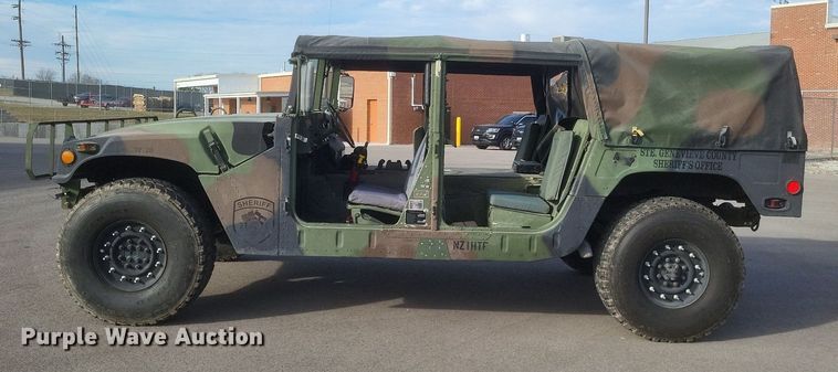 image for item MI9874 1986 Am General Humvee  SUV