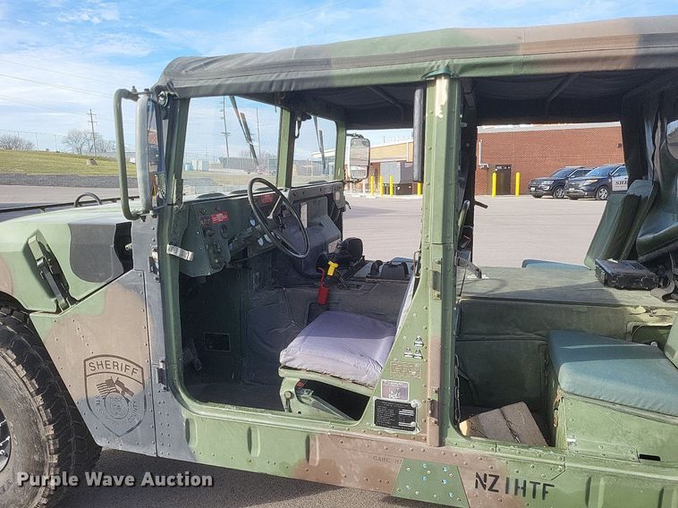 image for item MI9874 1986 Am General Humvee  SUV