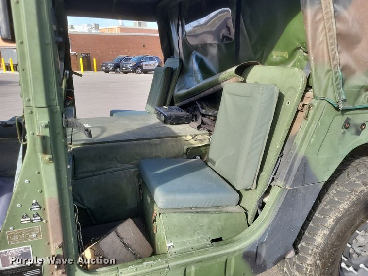 image for item MI9874 1986 Am General Humvee  SUV