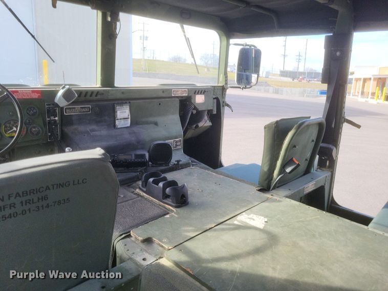 image for item MI9874 1986 Am General Humvee  SUV