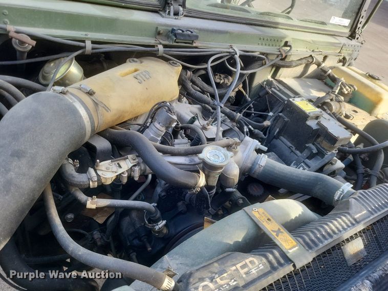 image for item MI9874 1986 Am General Humvee  SUV