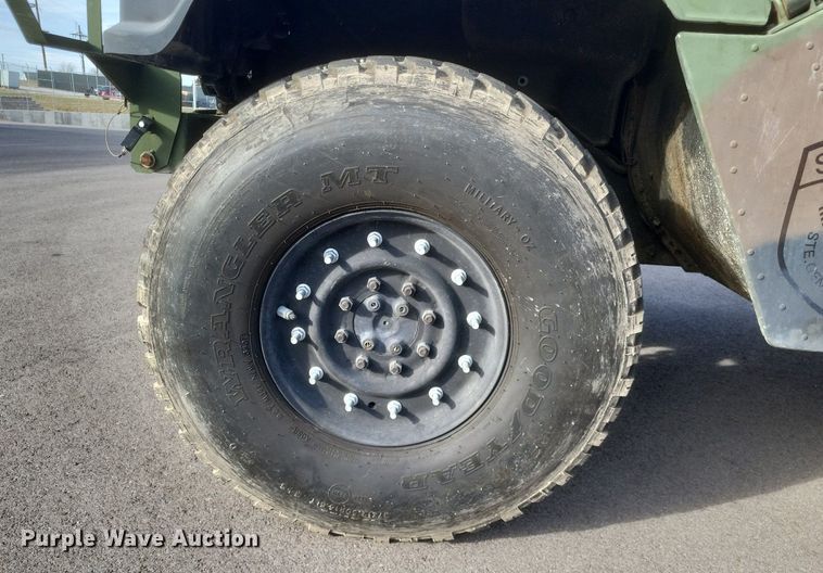 image for item MI9874 1986 Am General Humvee  SUV