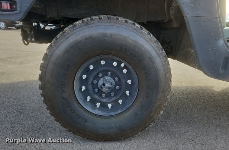 image for item MI9874 1986 Am General Humvee  SUV