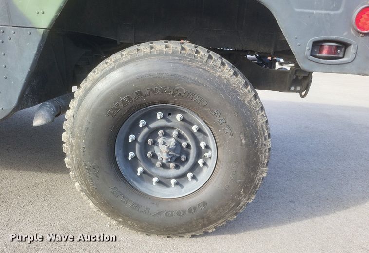 image for item MI9874 1986 Am General Humvee  SUV