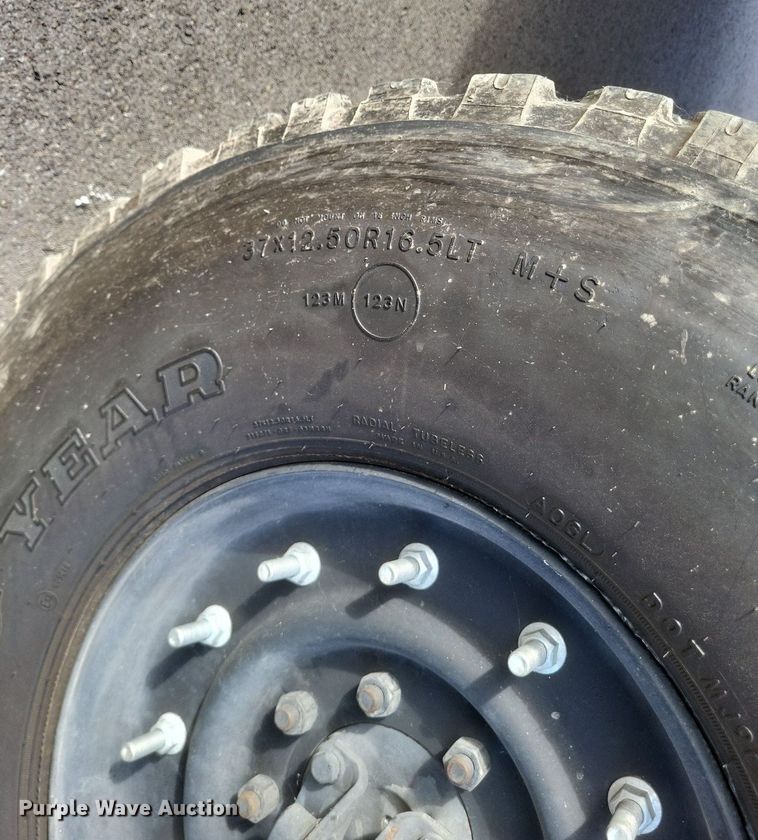 image for item MI9874 1986 Am General Humvee  SUV