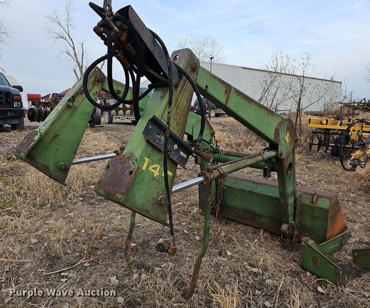 image for item NE9322 John Deere 145  loader