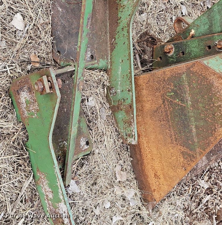 image for item NE9322 John Deere 145  loader