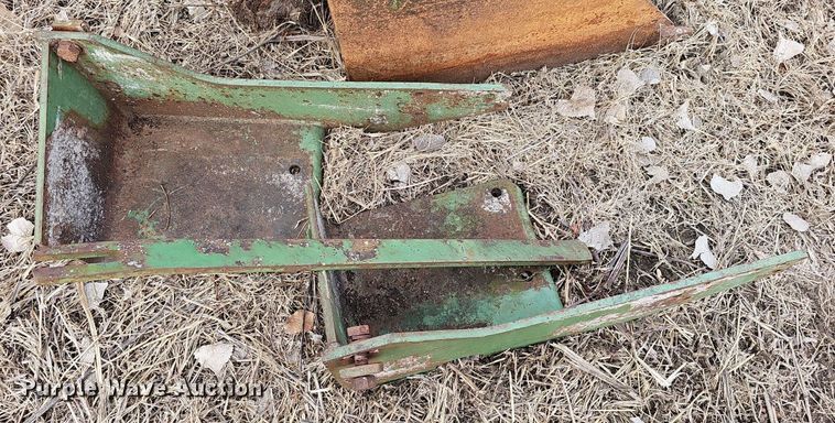 image for item NE9322 John Deere 145  loader