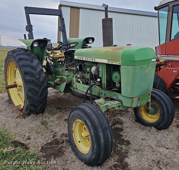 image for item NE9342 1976 John Deere 2640  tractor