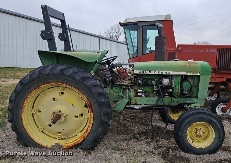 image for item NE9342 1976 John Deere 2640  tractor