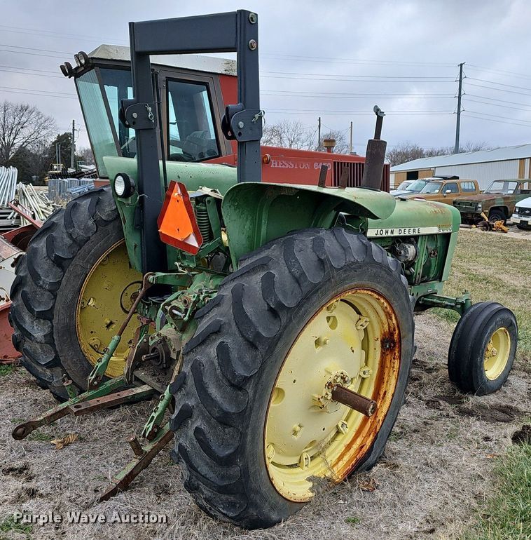 image for item NE9342 1976 John Deere 2640  tractor