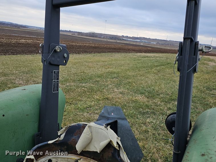 image for item NE9342 1976 John Deere 2640  tractor