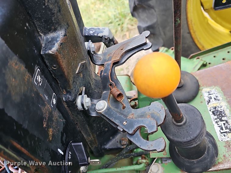 image for item NE9342 1976 John Deere 2640  tractor