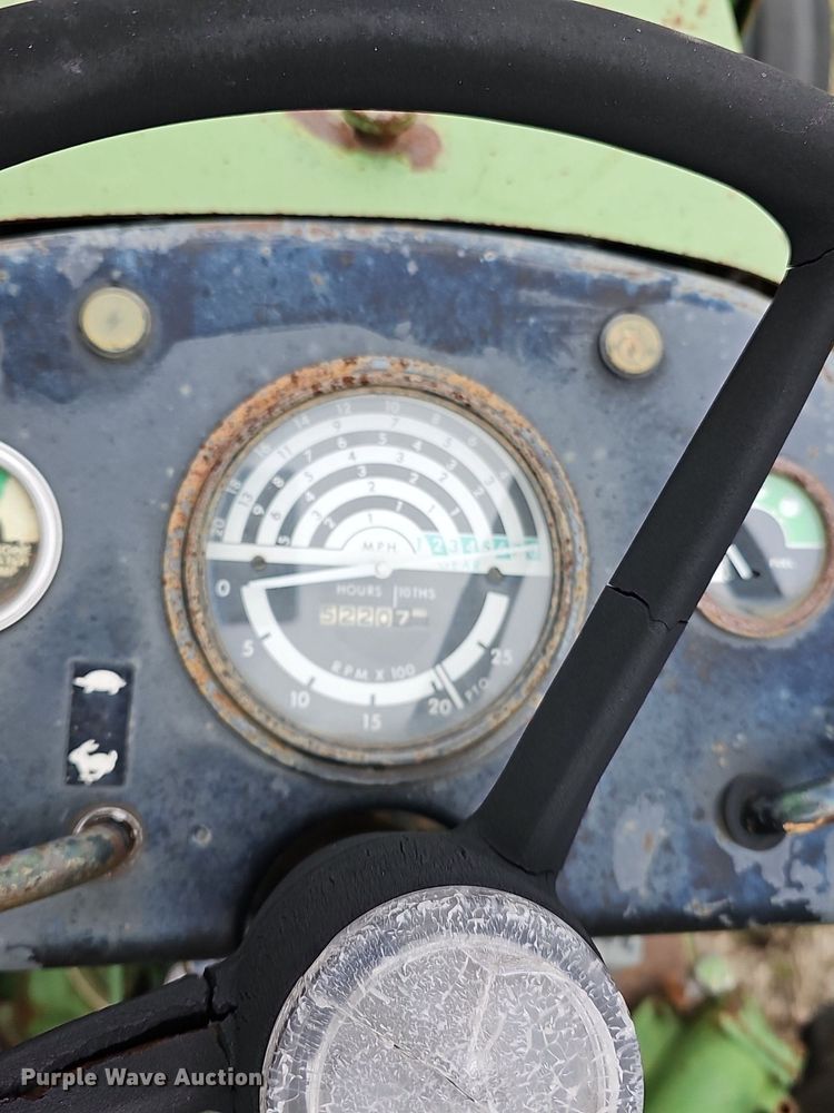 image for item NE9342 1976 John Deere 2640  tractor