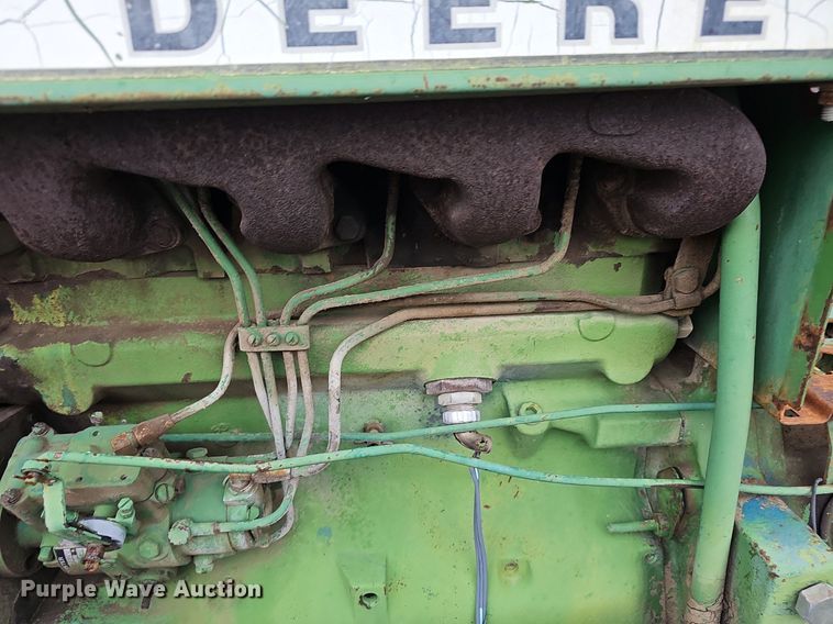 image for item NE9342 1976 John Deere 2640  tractor