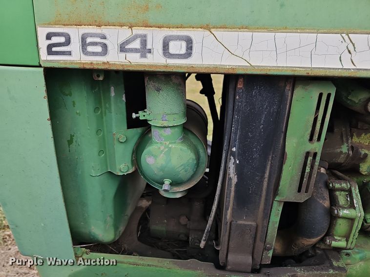 image for item NE9342 1976 John Deere 2640  tractor