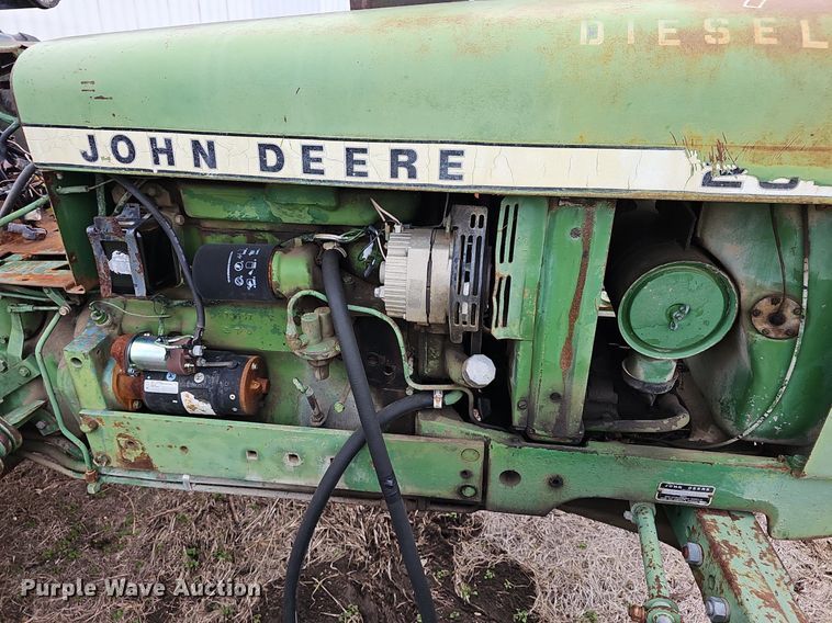 image for item NE9342 1976 John Deere 2640  tractor