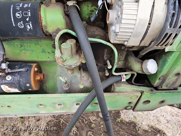 image for item NE9342 1976 John Deere 2640  tractor