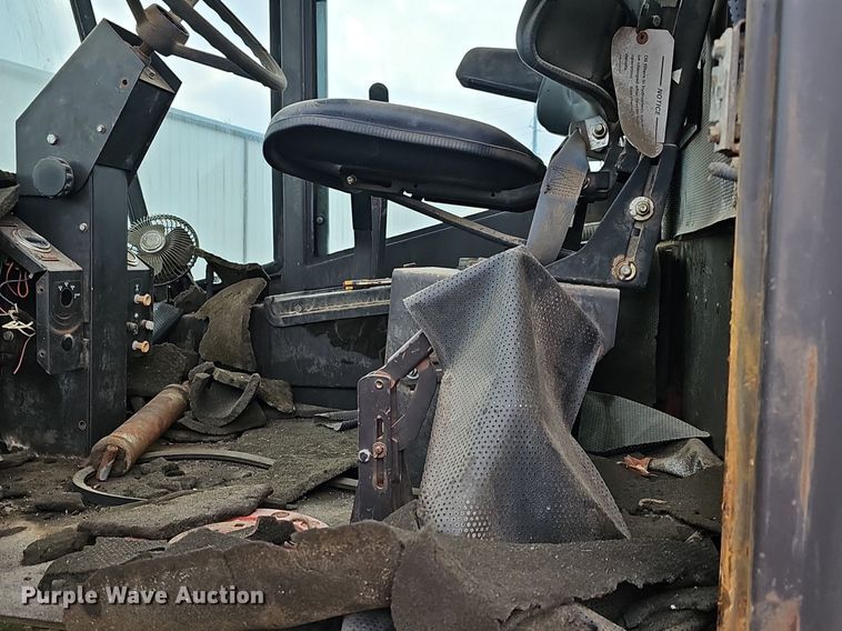 image for item NE9343 1982 Hesston 6450  swather / windrower