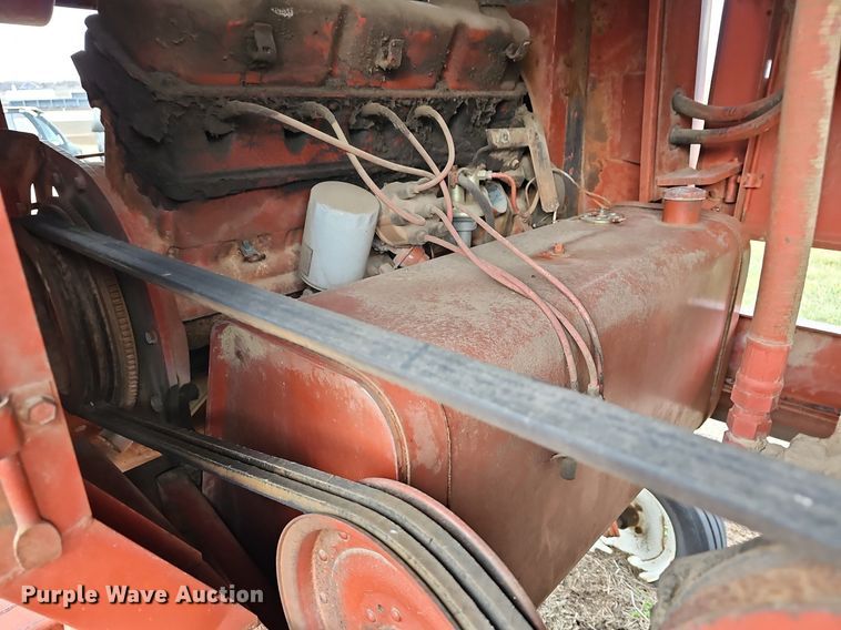 image for item NE9343 1982 Hesston 6450  swather / windrower