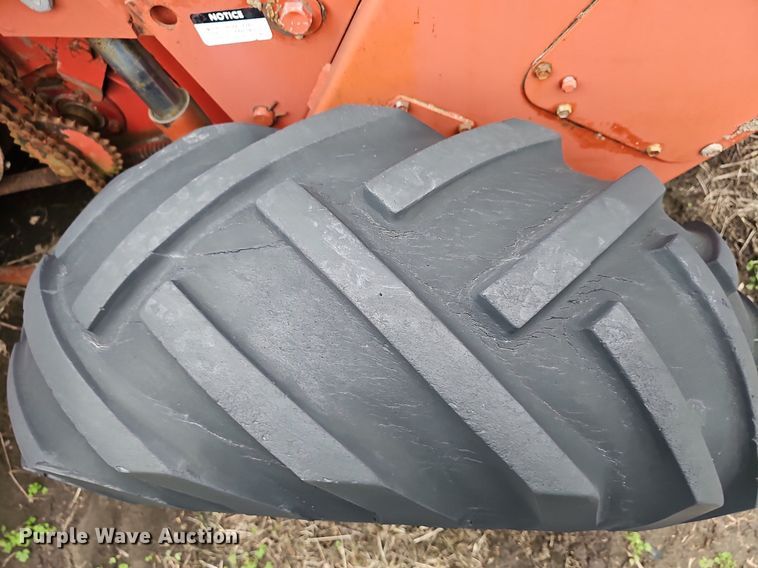 image for item NE9343 1982 Hesston 6450  swather / windrower