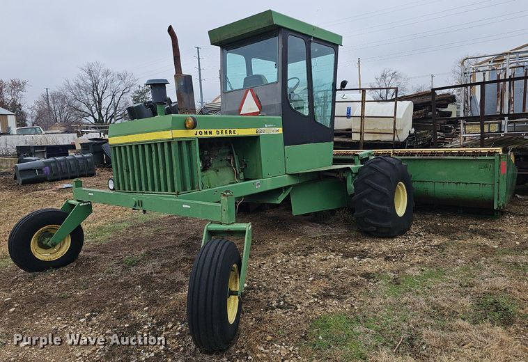 image for item NE9344 1981 John Deere 2280  swather / windrower