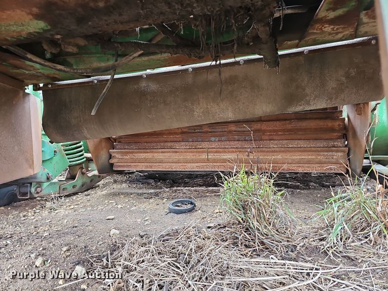 image for item NE9344 1981 John Deere 2280  swather / windrower