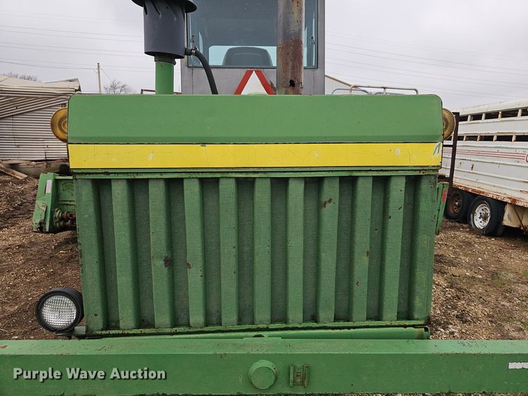 image for item NE9344 1981 John Deere 2280  swather / windrower