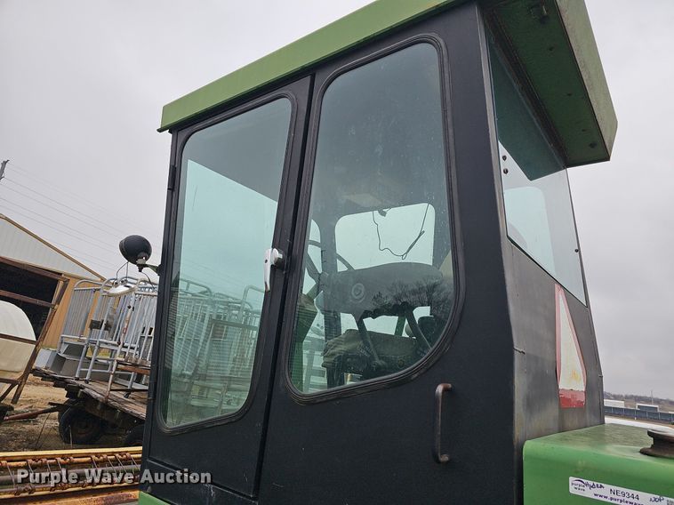 image for item NE9344 1981 John Deere 2280  swather / windrower