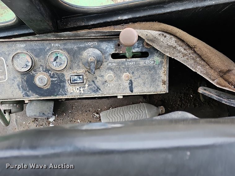 image for item NE9344 1981 John Deere 2280  swather / windrower