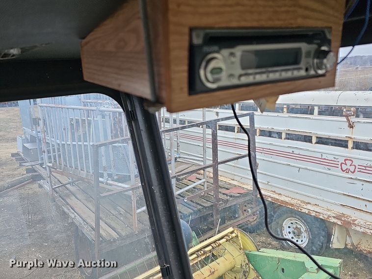 image for item NE9344 1981 John Deere 2280  swather / windrower