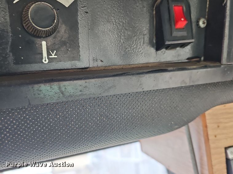 image for item NE9344 1981 John Deere 2280  swather / windrower