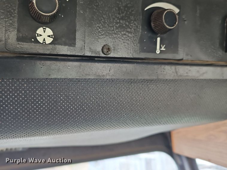 image for item NE9344 1981 John Deere 2280  swather / windrower